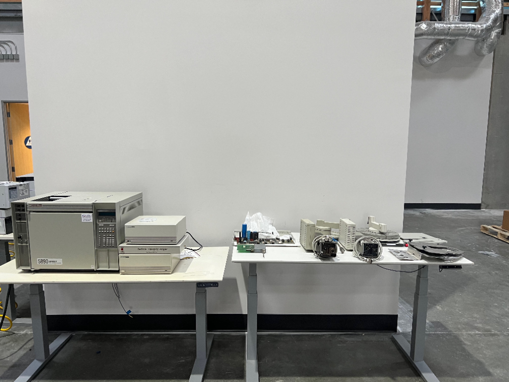 Image of Hewlett Packard 5890 Series II Gas Chromatograph